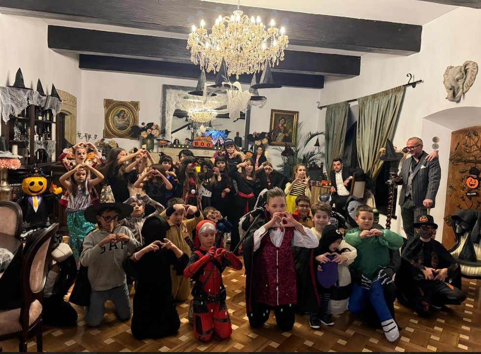 petrecerea de Halloween, EkoGroup Vila, Nicholas Petrescu