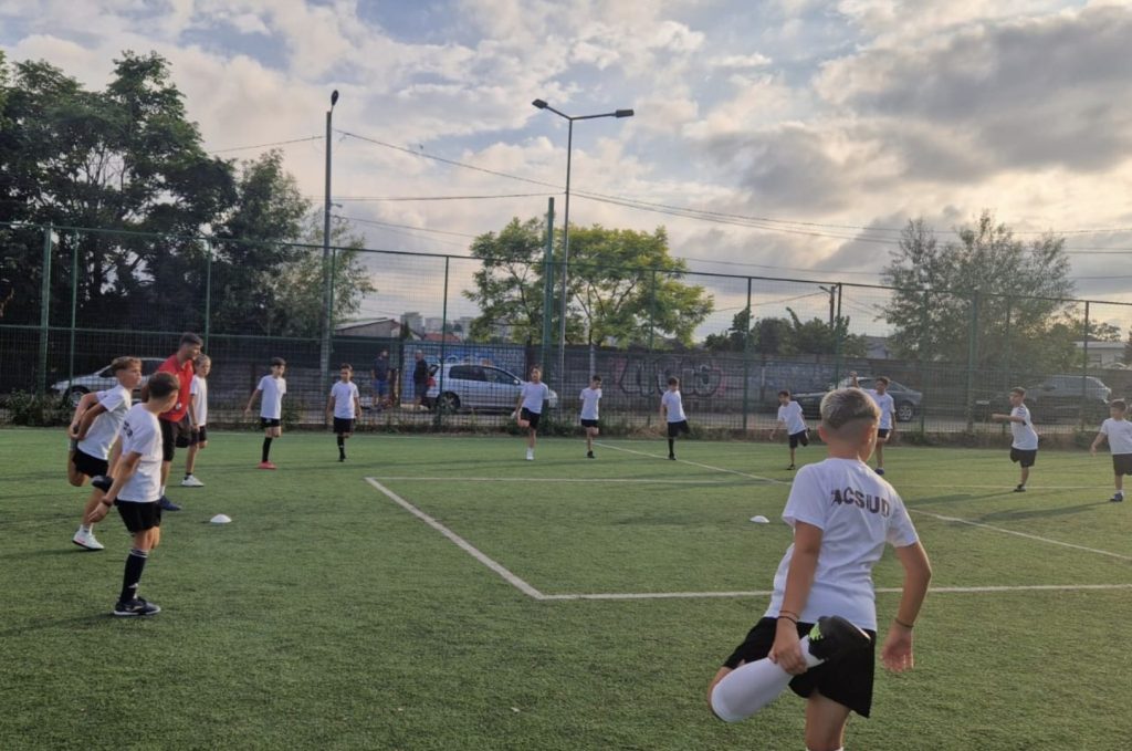 Alin Florea – vocea răbdării și a echilibrului în formarea celor mai mici fotbaliști din Dobroești 4 Alin Florea – vocea răbdării și a echilibrului în formarea celor mai mici fotbaliști din Dobroești